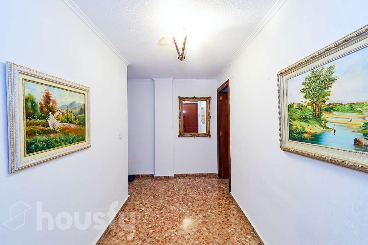 Classic Bedroom In The Center Of Аликанте Экстерьер фото