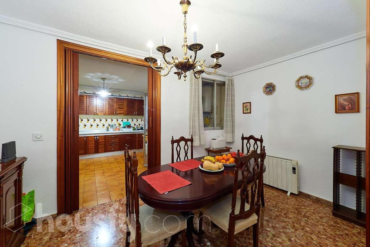 Classic Bedroom In The Center Of Аликанте Экстерьер фото